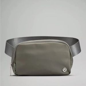 NWT Lululemon Everywhere Belt Bag 1L Grey Sage